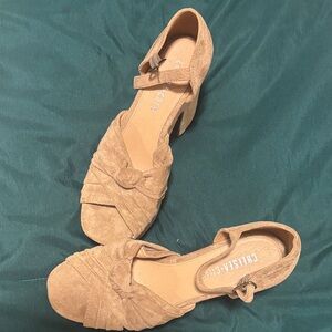 Chelsea Crew Tan Platform Heeled Shoes